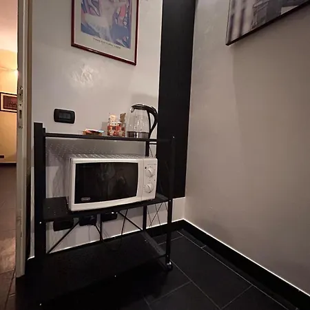 Cozy Near Dergano Metro Station Appartamento
