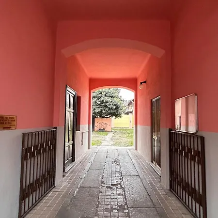 Cozy Near Dergano Metro Station Milano